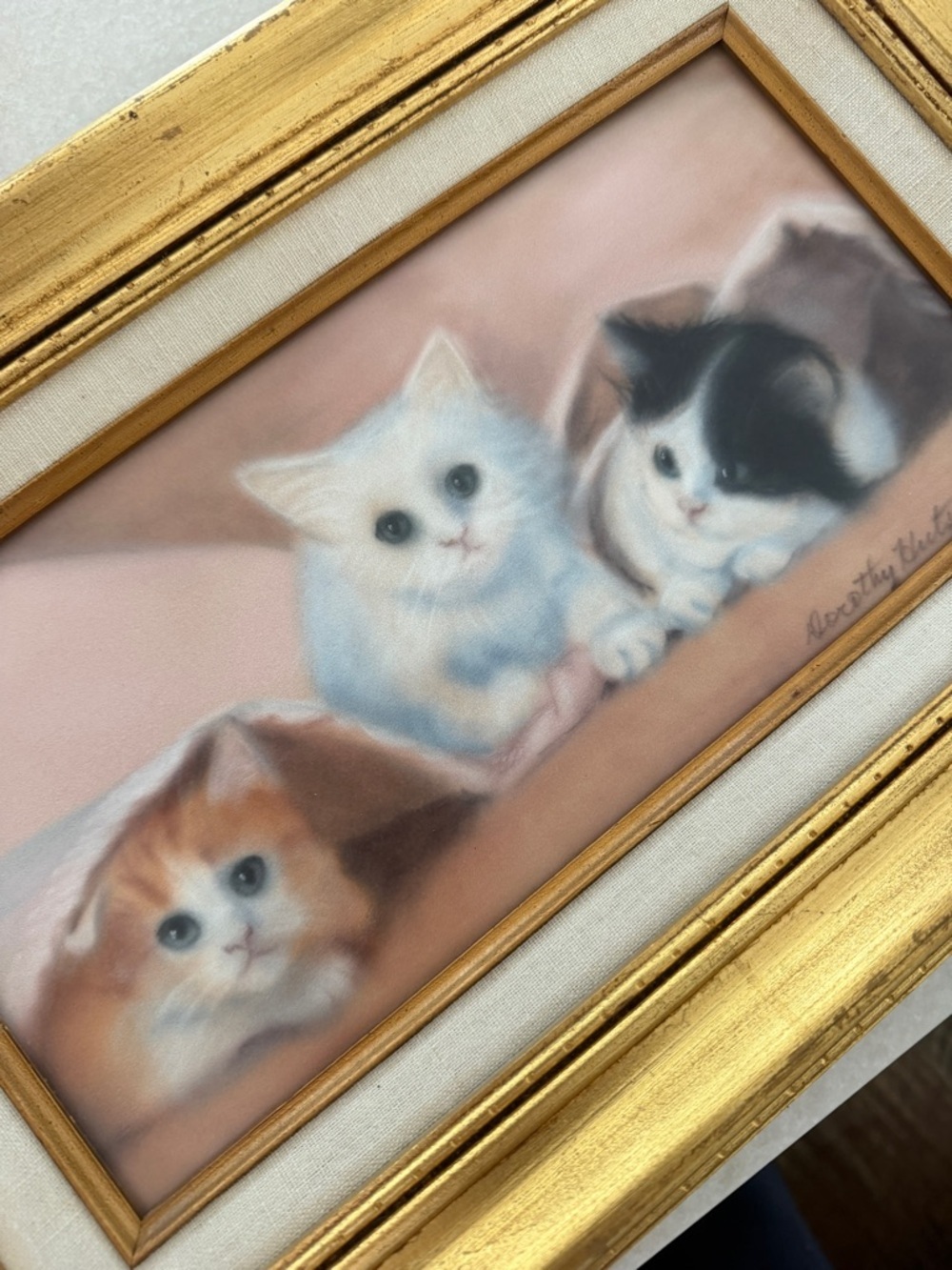 Vintage signed Dorothy Hutsler Kitten painting in Gold Gilded Frame - - Picture 4 of 10